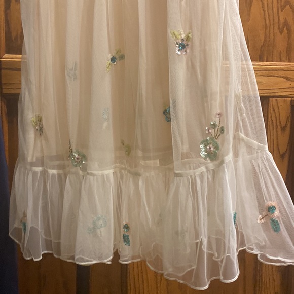 Wild and gorgeous Netty Betty Dress- cream - Picture 4 of 4